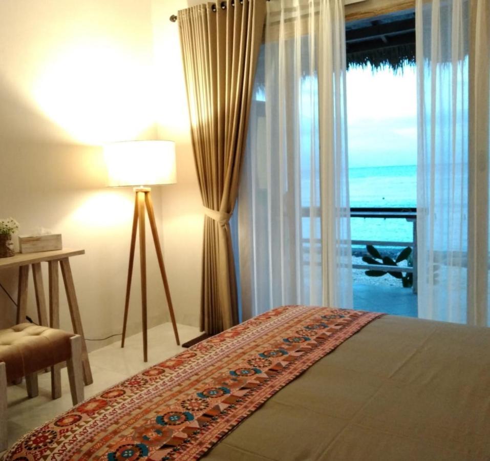 Vns Beachfront Guesthouse Toyapakeh Kültér fotó